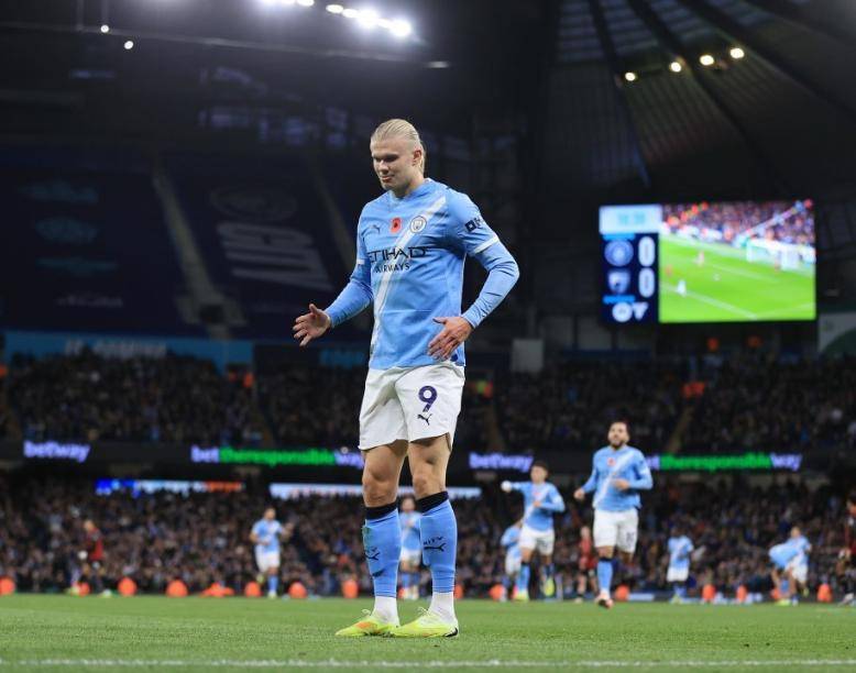 哈兰德双响一战3神迹，瓜帅盛赞比肩梅罗，曼城3-1黑马升英超第2